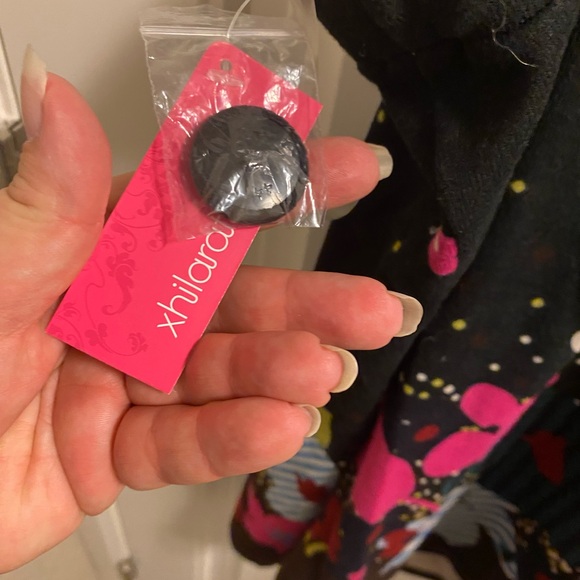 NWT Xhilaration XL Top Black Floral Juniors Tank Style Shirt Knit Material X Lg - Picture 6 of 9